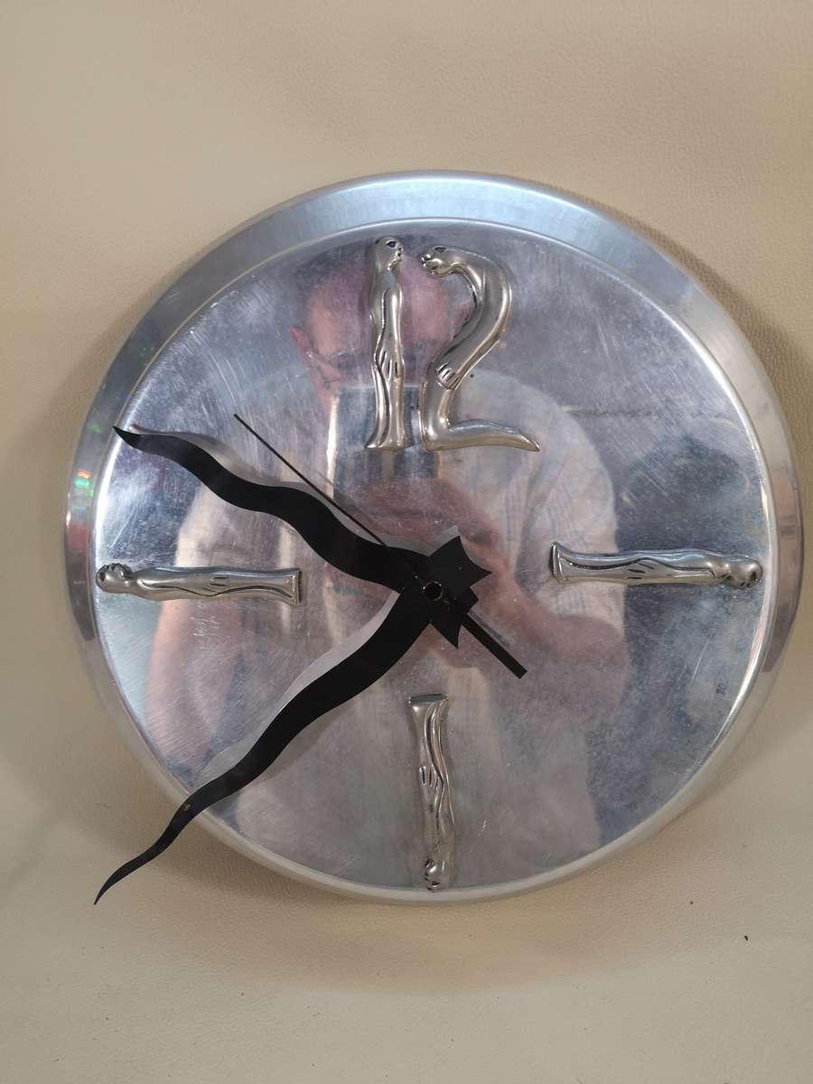 WOW !!! ORIGINAL CARROL BOYES FUNCTIONAL ART - MAN / WOMAN PATTERN QUARTZ WALL CLOCK