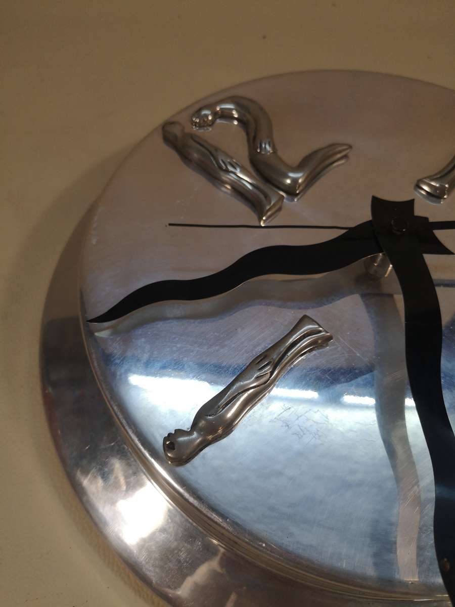 WOW !!! ORIGINAL CARROL BOYES FUNCTIONAL ART - MAN / WOMAN PATTERN QUARTZ WALL CLOCK