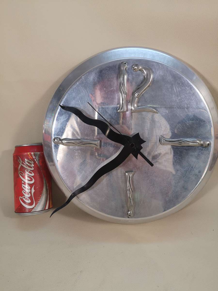 WOW !!! ORIGINAL CARROL BOYES FUNCTIONAL ART - MAN / WOMAN PATTERN QUARTZ WALL CLOCK