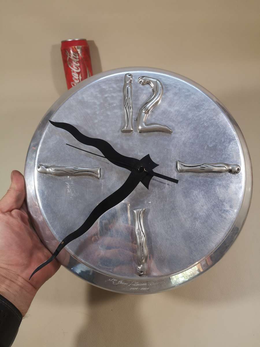 WOW !!! ORIGINAL CARROL BOYES FUNCTIONAL ART - MAN / WOMAN PATTERN QUARTZ WALL CLOCK