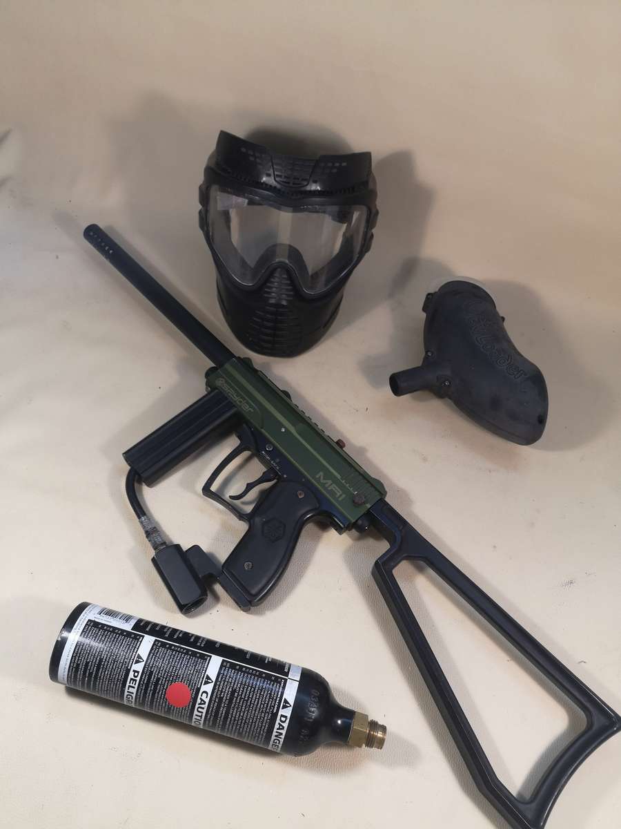 Complete Spyder MR1 Paintball Gun Combo
