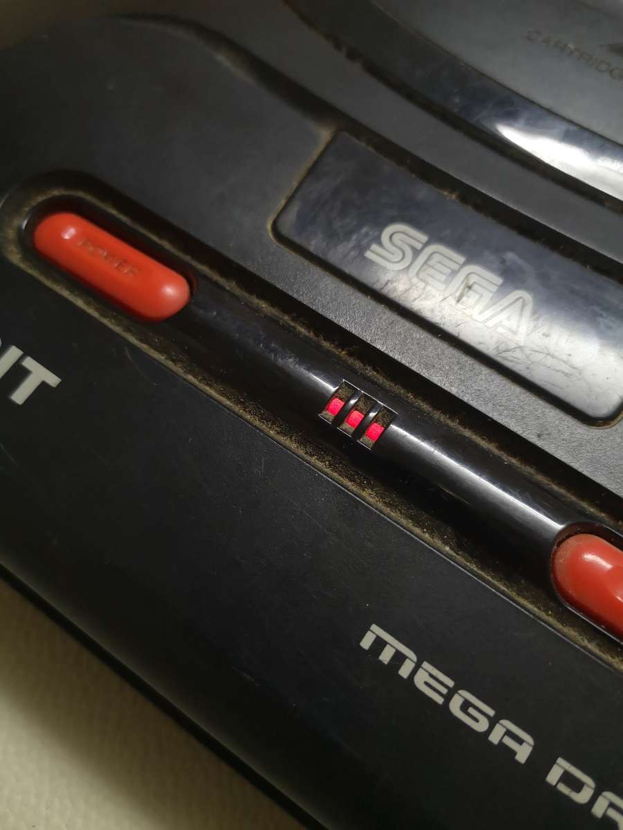 STUNNING FIND!! Vintage Original SEGA Mega Drive II 16 Bit Complete Bundle - Working Condition