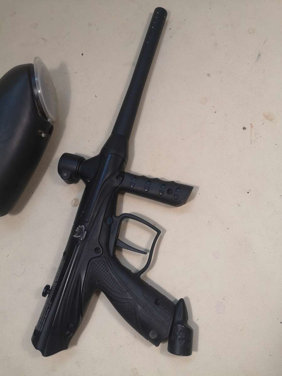 Complete Tippmann Gryphon Paintball Combo