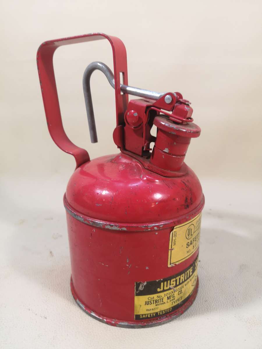 VERY RARE!! Vintage 1940's Justrite Mfg. MFG. 1-Quart Safety Gas Can