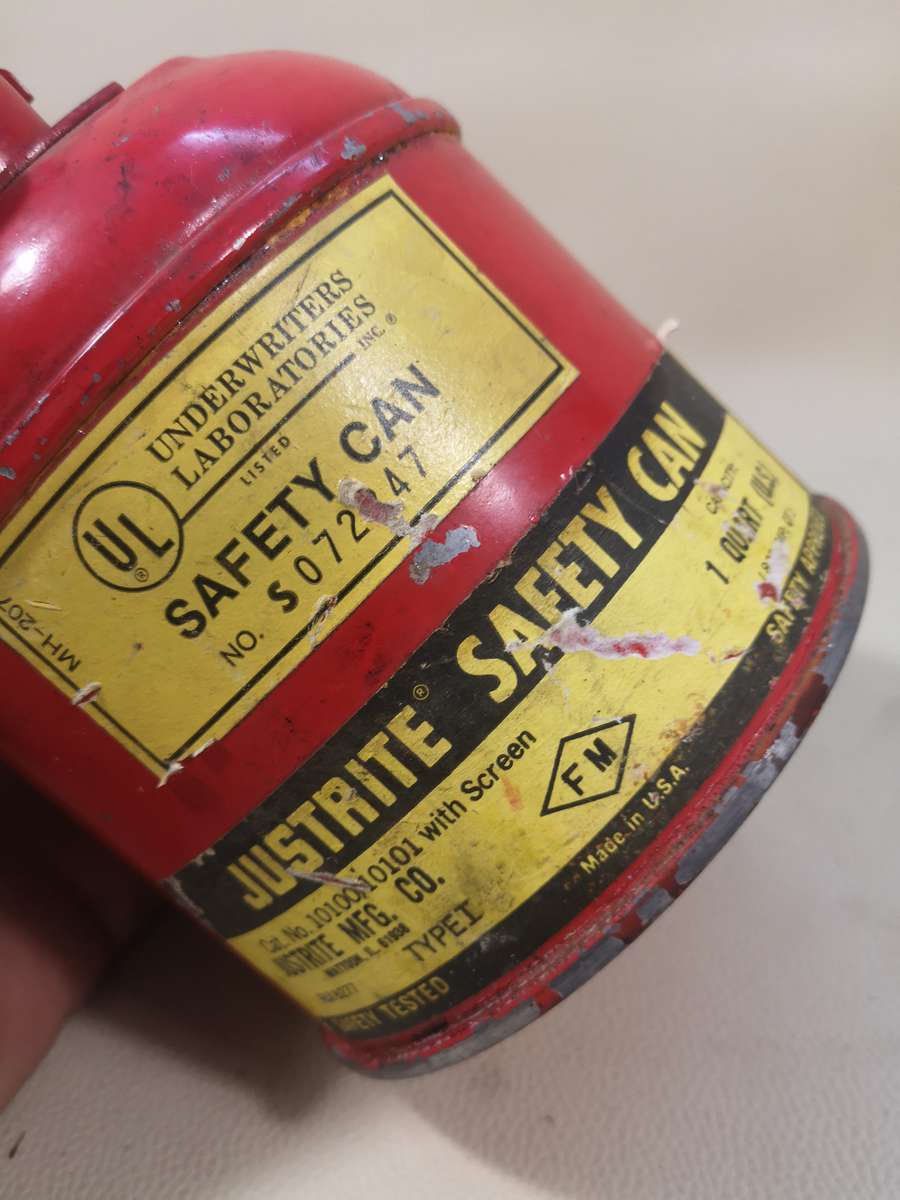 VERY RARE!! Vintage 1940's Justrite Mfg. MFG. 1-Quart Safety Gas Can