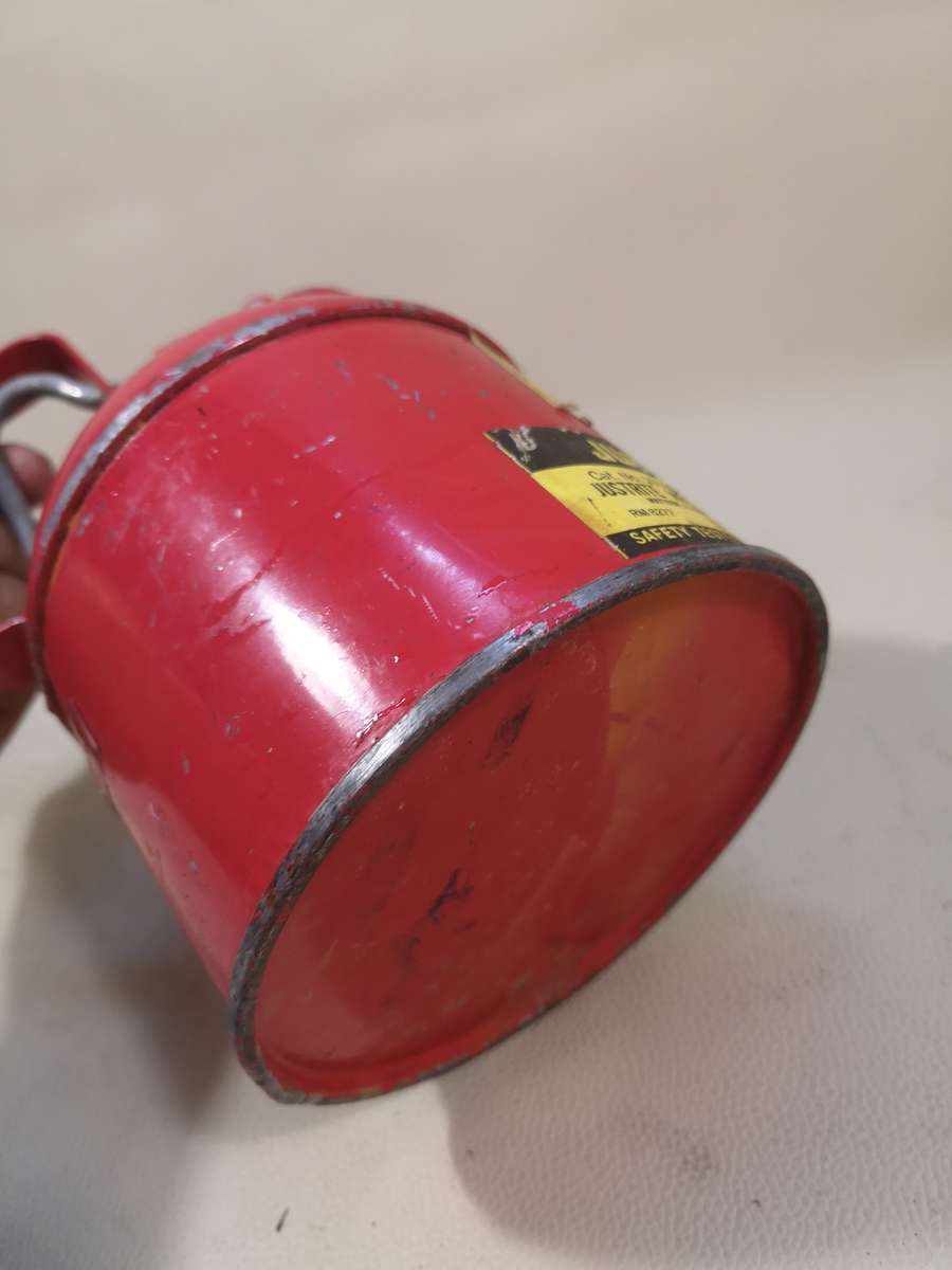 VERY RARE!! Vintage 1940's Justrite Mfg. MFG. 1-Quart Safety Gas Can
