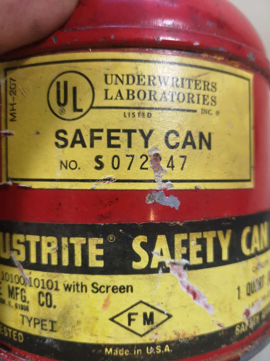 VERY RARE!! Vintage 1940's Justrite Mfg. MFG. 1-Quart Safety Gas Can