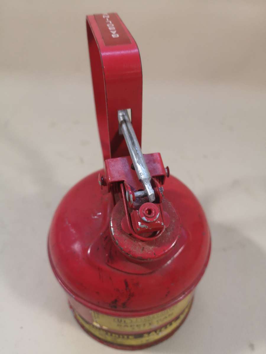VERY RARE!! Vintage 1940's Justrite Mfg. MFG. 1-Quart Safety Gas Can