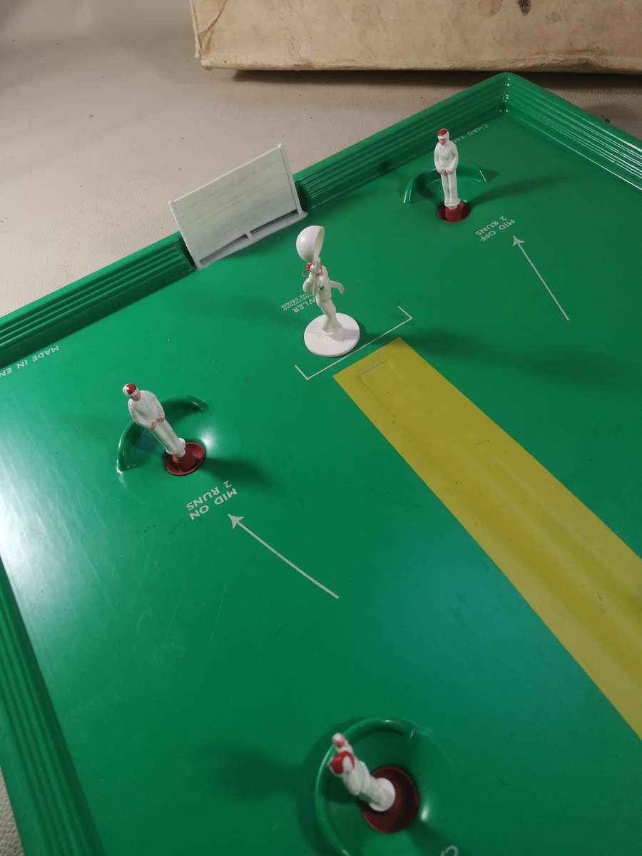 Vintage Test Cricket Board Game Chad Valley 1950's. - England