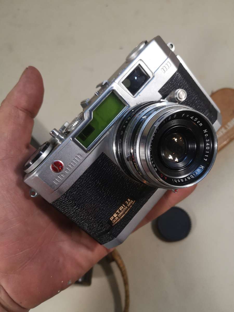 1959 Petri 2.8 Color Corrected Super "Green-O-Matic" with a Pouch Full of Petri Lenses