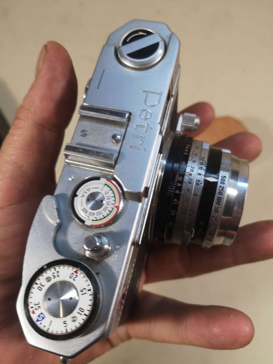1959 Petri 2.8 Color Corrected Super "Green-O-Matic" with a Pouch Full of Petri Lenses
