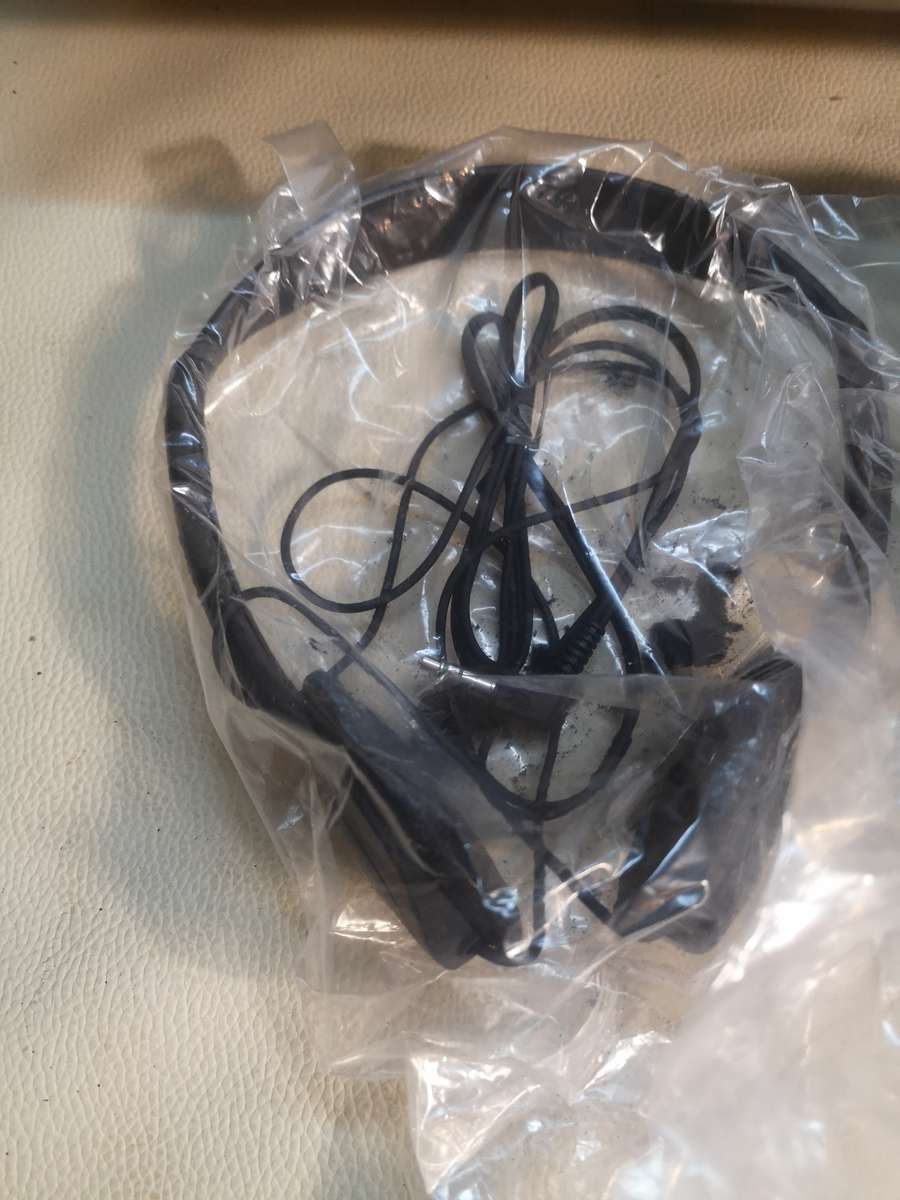 Complete Sony CD-ROM/PLAYER Discman Portable MODEL PRD-250WN Never Used Like New in  Box