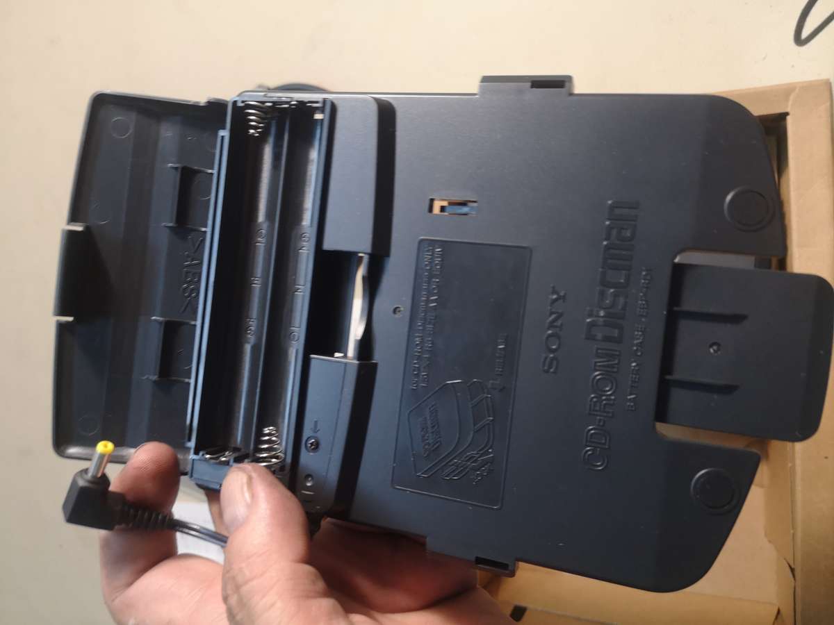 Complete Sony CD-ROM/PLAYER Discman Portable MODEL PRD-250WN Never Used Like New in  Box