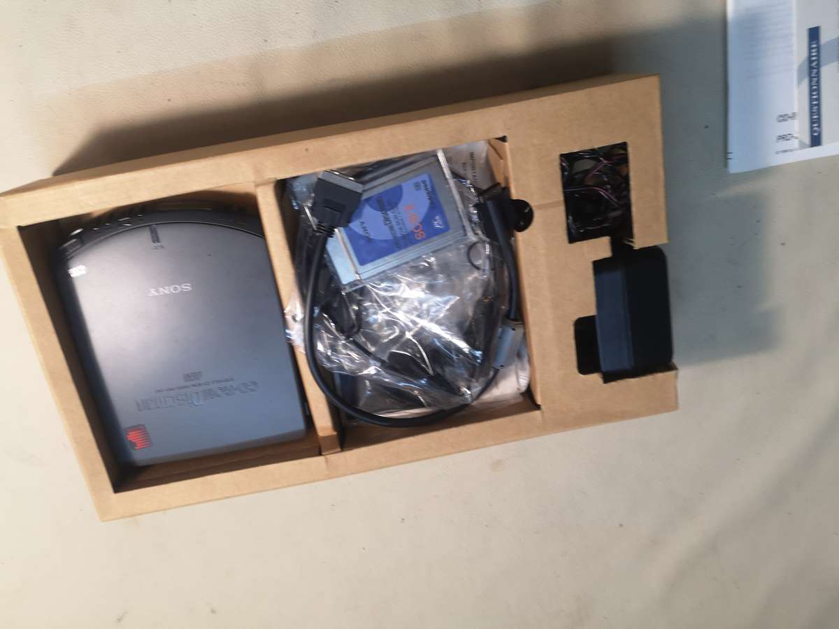 Complete Sony CD-ROM/PLAYER Discman Portable MODEL PRD-250WN Never Used Like New in  Box