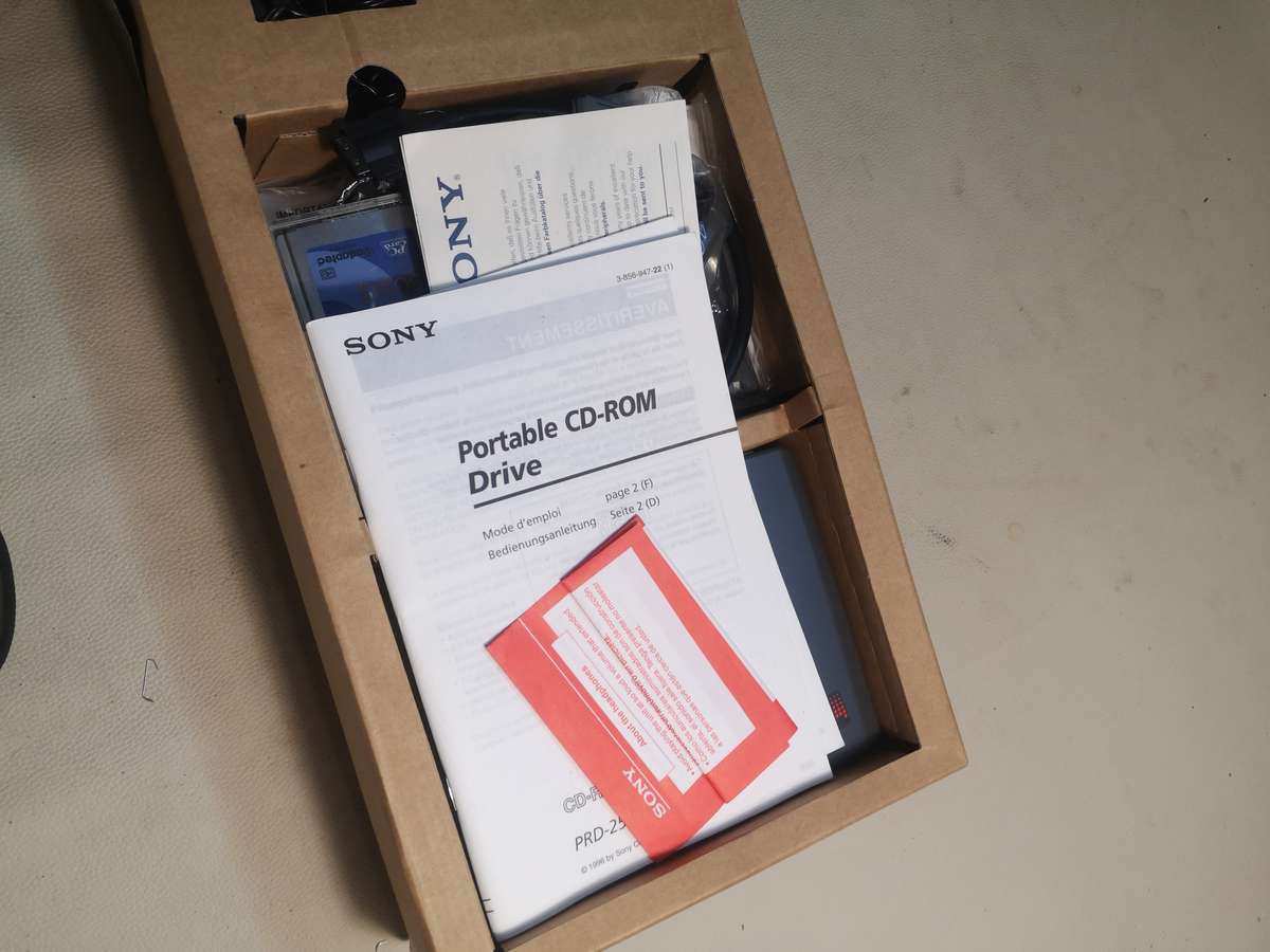 Complete Sony CD-ROM/PLAYER Discman Portable MODEL PRD-250WN Never Used Like New in  Box