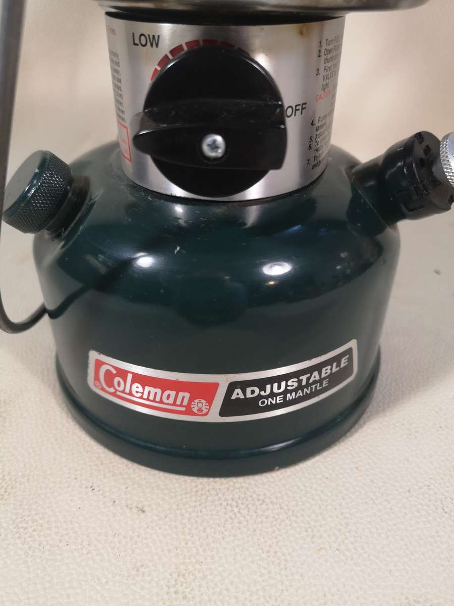 Vintage Coleman Model 286A Adjustable One Mantle Lantern Made in USA