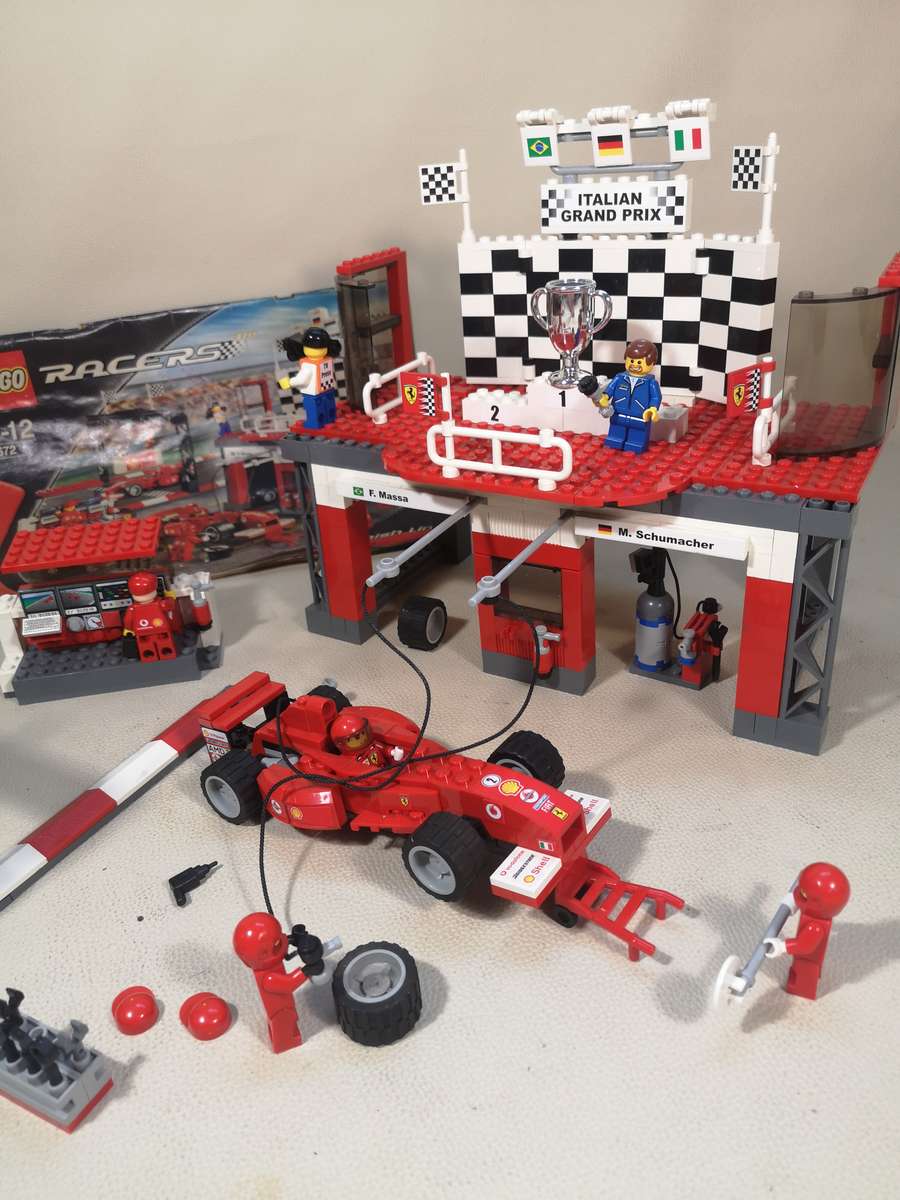 AMAZING!!!! Vintage LEGO 8672 Racers Ferrari Finish Line Italian Grand Prix Set - Complete