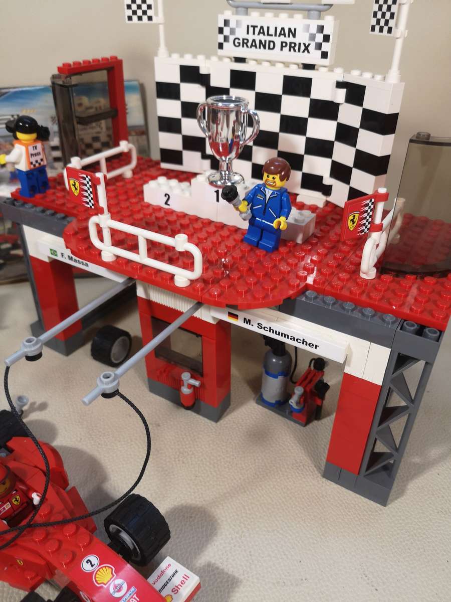 AMAZING!!!! Vintage LEGO 8672 Racers Ferrari Finish Line Italian Grand Prix Set - Complete