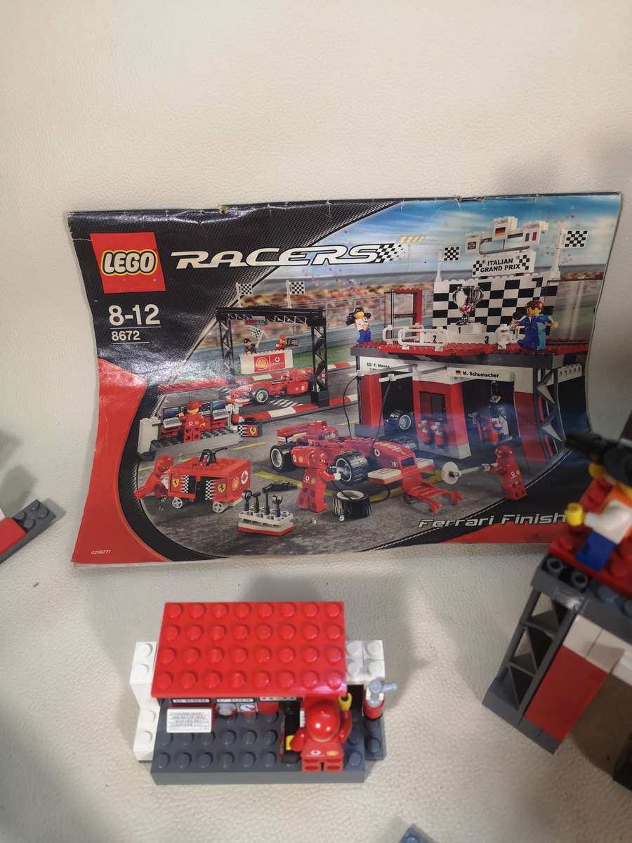 AMAZING!!!! Vintage LEGO 8672 Racers Ferrari Finish Line Italian Grand Prix Set - Complete