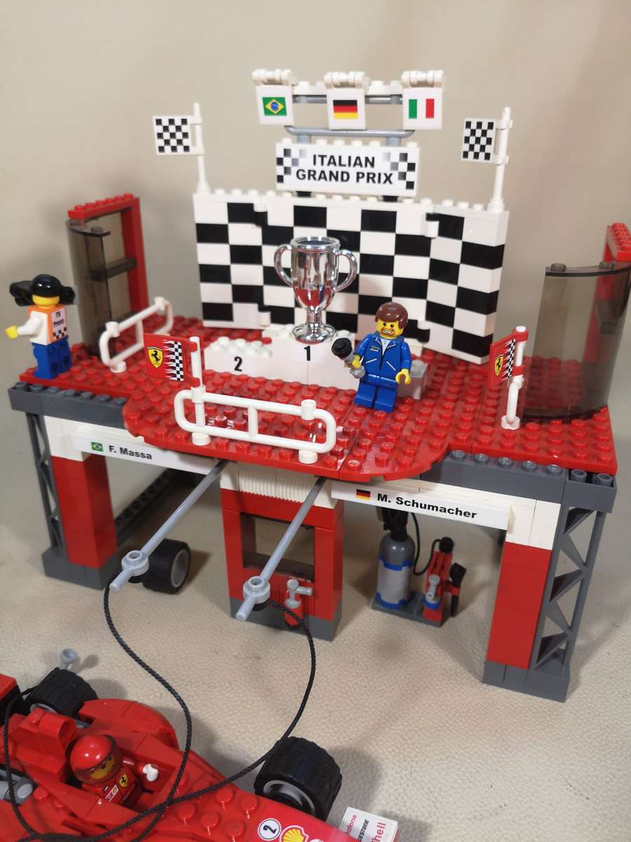AMAZING!!!! Vintage LEGO 8672 Racers Ferrari Finish Line Italian Grand Prix Set - Complete
