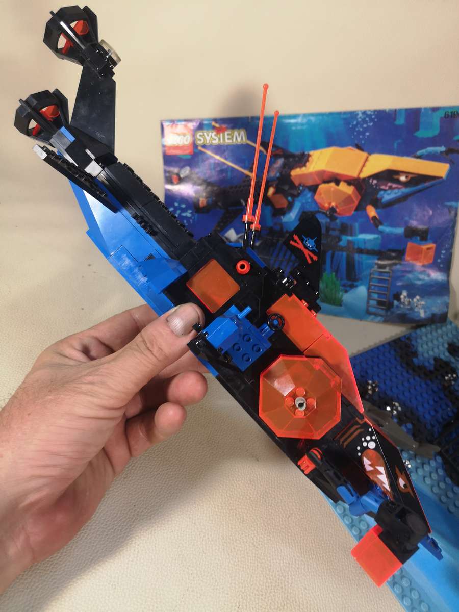 Vintage 1990's Lego 6190 Shark's Crystal Cave Aquazone Aquasharks submarine