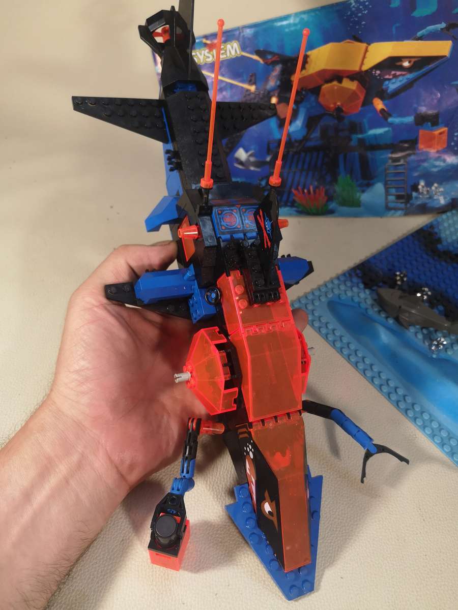 Vintage 1990's Lego 6190 Shark's Crystal Cave Aquazone Aquasharks submarine