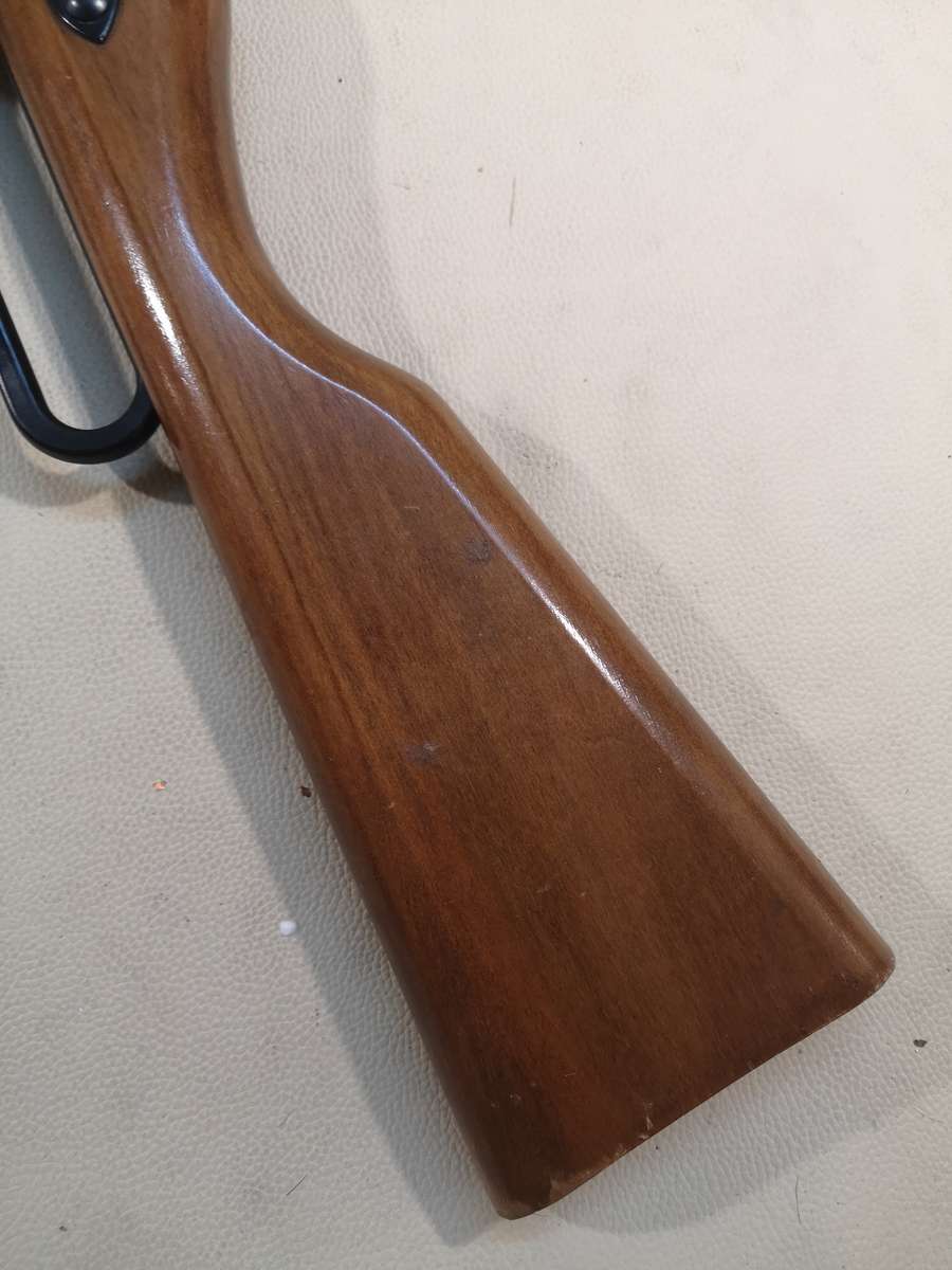 Vintage 1984 Daisy Model 95B Lever Action Wooden Stock Pneumatic Air Rifle