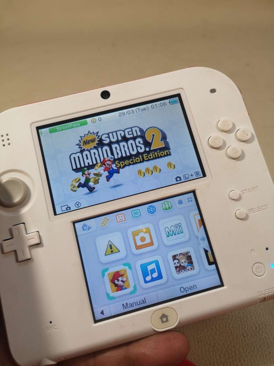 Special Edition Nintendo 2DS Super Mario Bros 2 Scarlet Red Console and Games Bundle