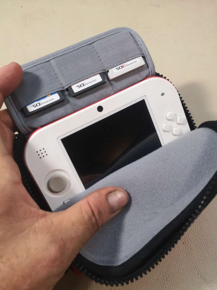 Special Edition Nintendo 2DS Super Mario Bros 2 Scarlet Red Console and Games Bundle