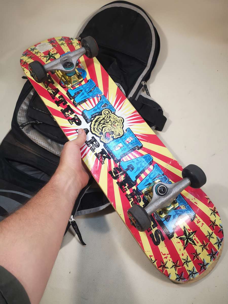 Awesome!! Vintage Tony Hawk Skateboard With Original Lizzard Skateboard Rucksack