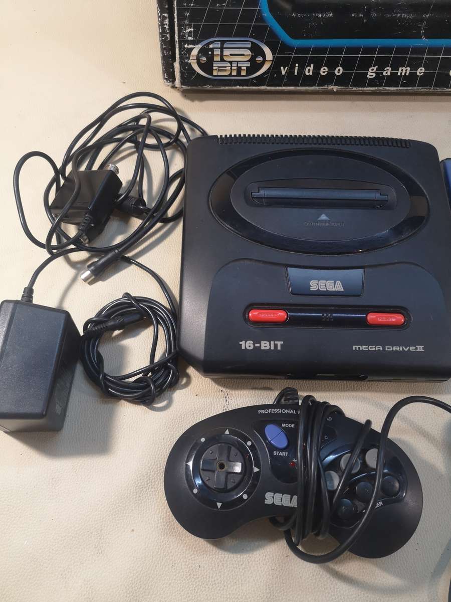 Amazing!!! Sega Mega Drive II Console & Games Bundle Complete in Original Box