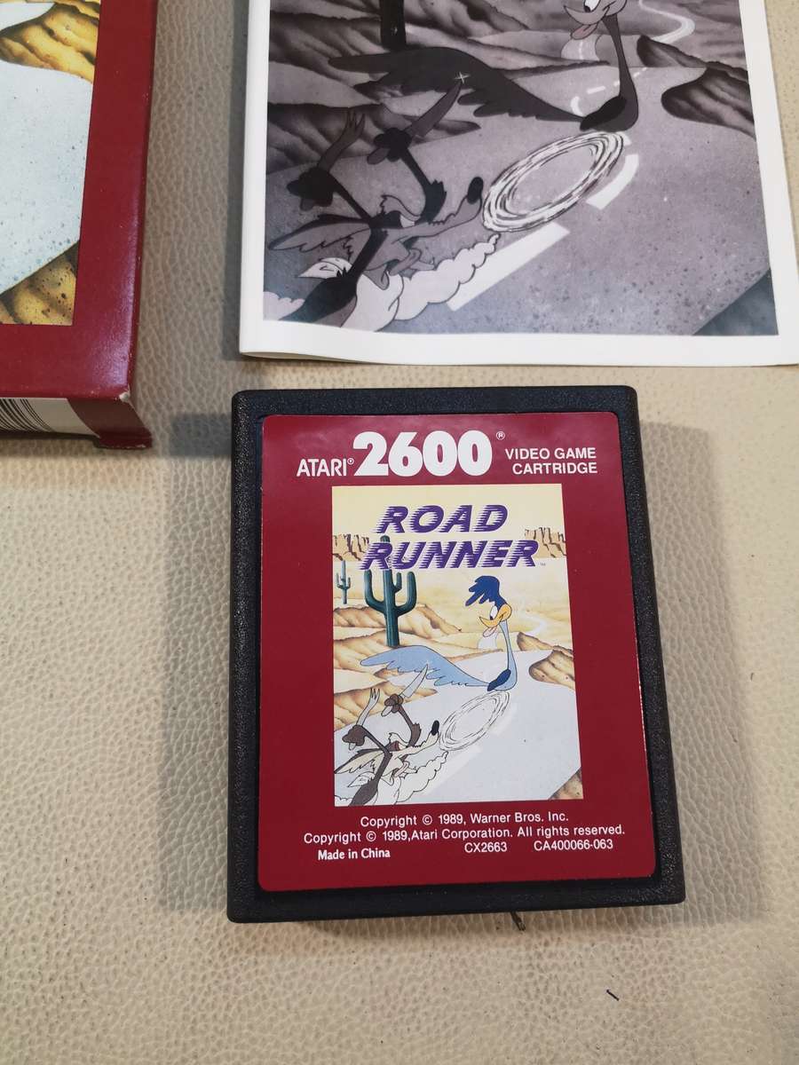Rare Find!! Vintage Atari 2600 - ROAD RUNNER Game Cartridge Complete With Booklet in Original Box