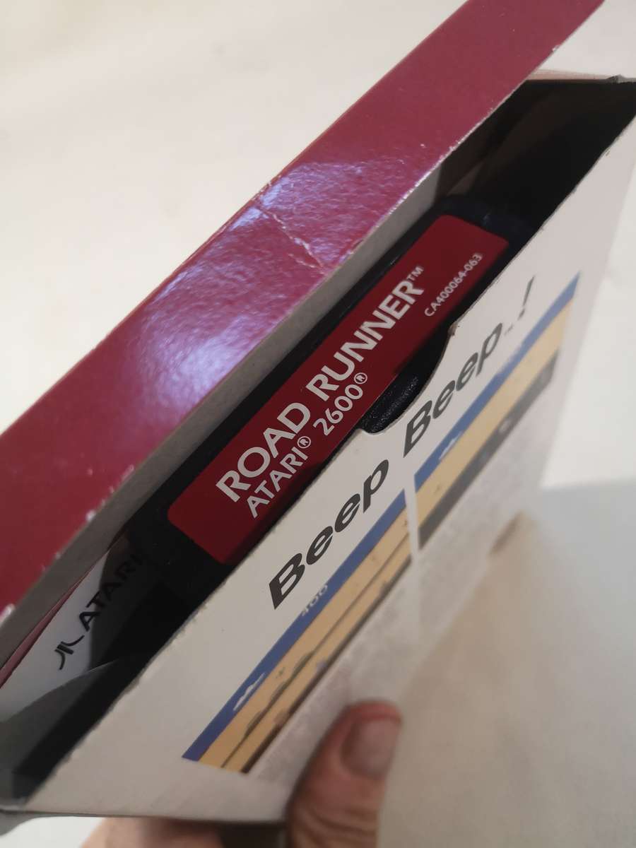 Rare Find!! Vintage Atari 2600 - ROAD RUNNER Game Cartridge Complete With Booklet in Original Box