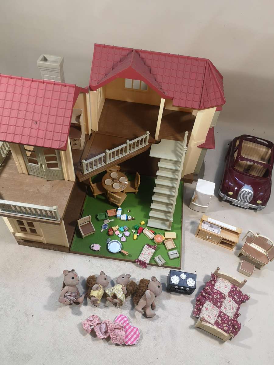 Magnificent Large Vintage Sylvanian Families red roof house  With all accessories and characters