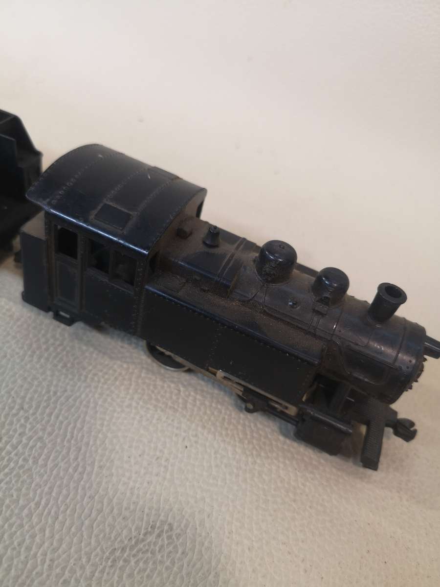 LIMA HO Scale Steam Locomotive with water tender