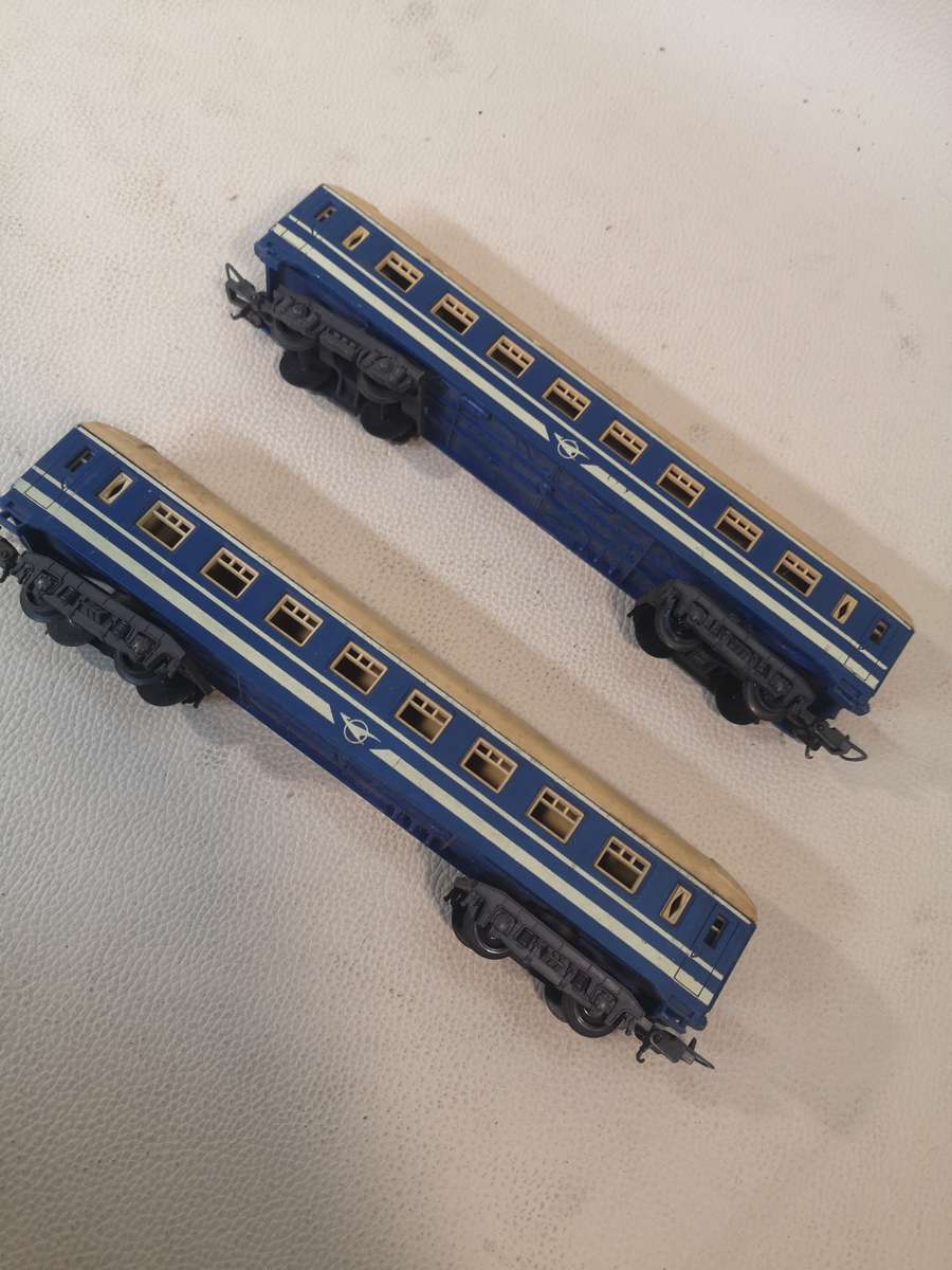 Two LIMA SAR Blue Train Coaches HO Scale