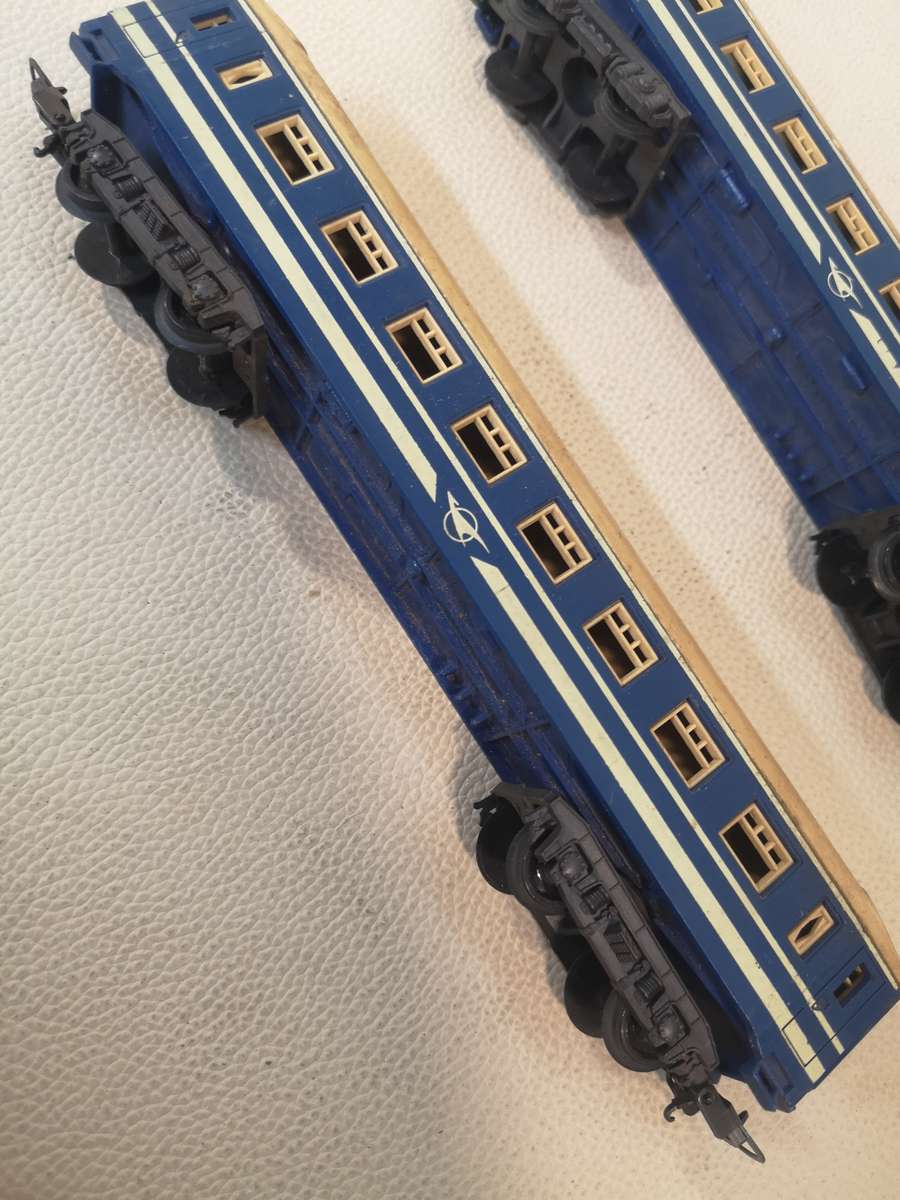 Two LIMA SAR Blue Train Coaches HO Scale