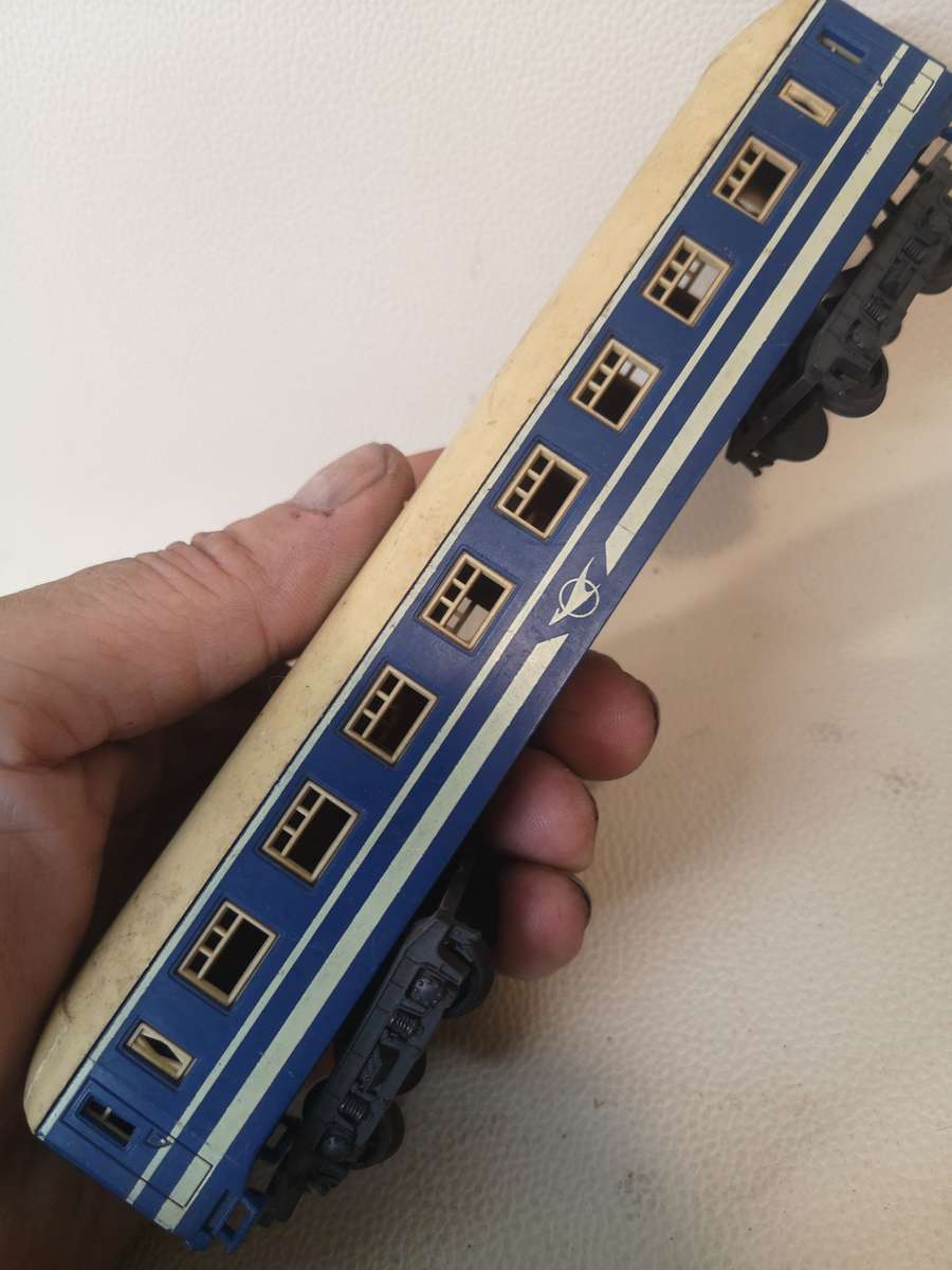 Two LIMA SAR Blue Train Coaches HO Scale
