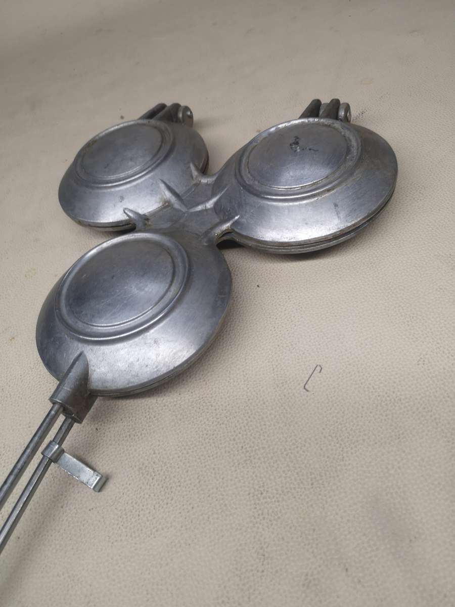 Magnificent Cadac 3-In-1 Combo Jaffle Maker - Like New