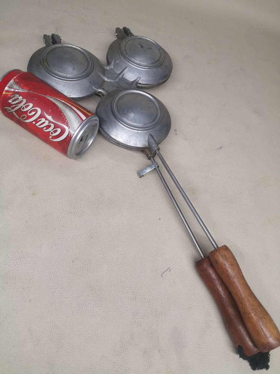 Magnificent Cadac 3-In-1 Combo Jaffle Maker - Like New