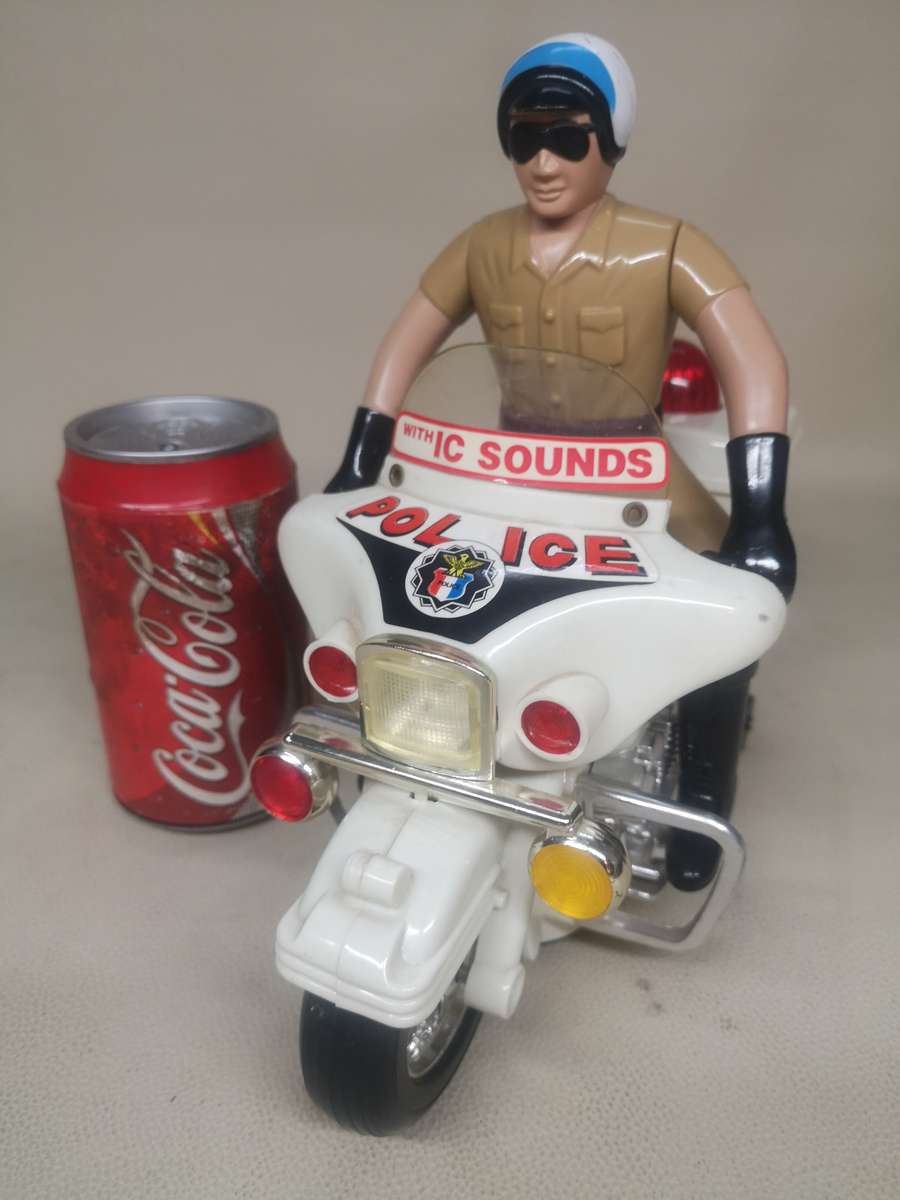 Chips 1984 Battery Operated Jumbo Highway Police Patrol Bike - Working