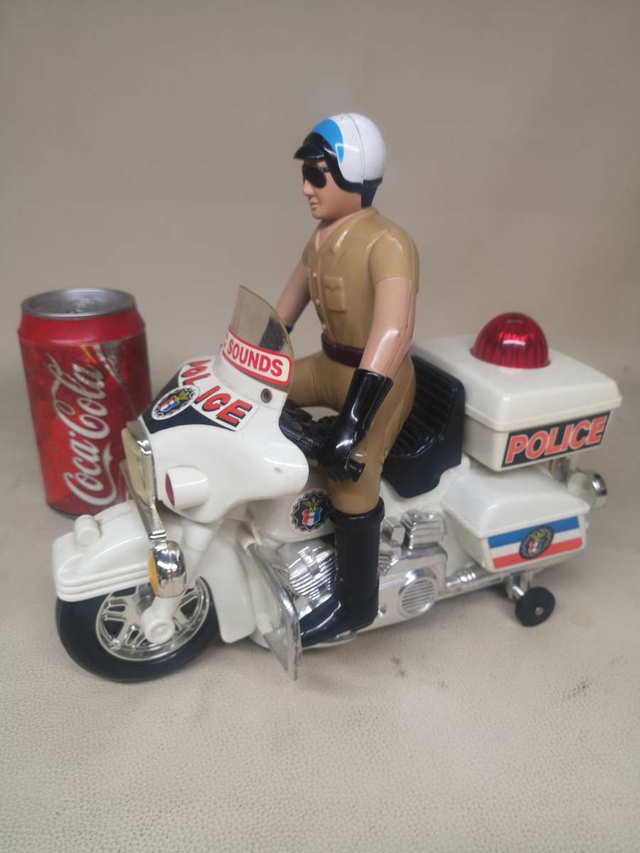 Chips 1984 Battery Operated Jumbo Highway Police Patrol Bike - Working
