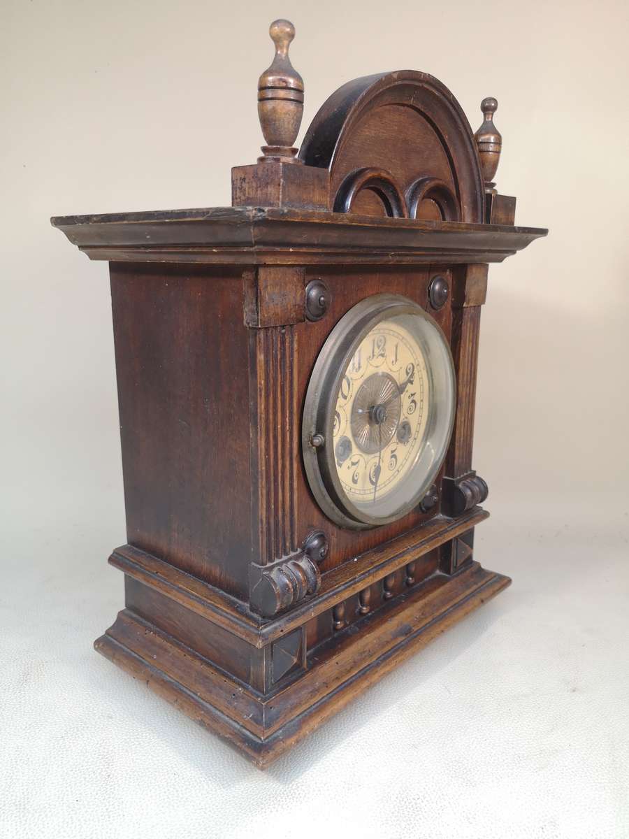 Magnificent Vintage Mahogany Mantel Clock Complete with Pendulum and Key