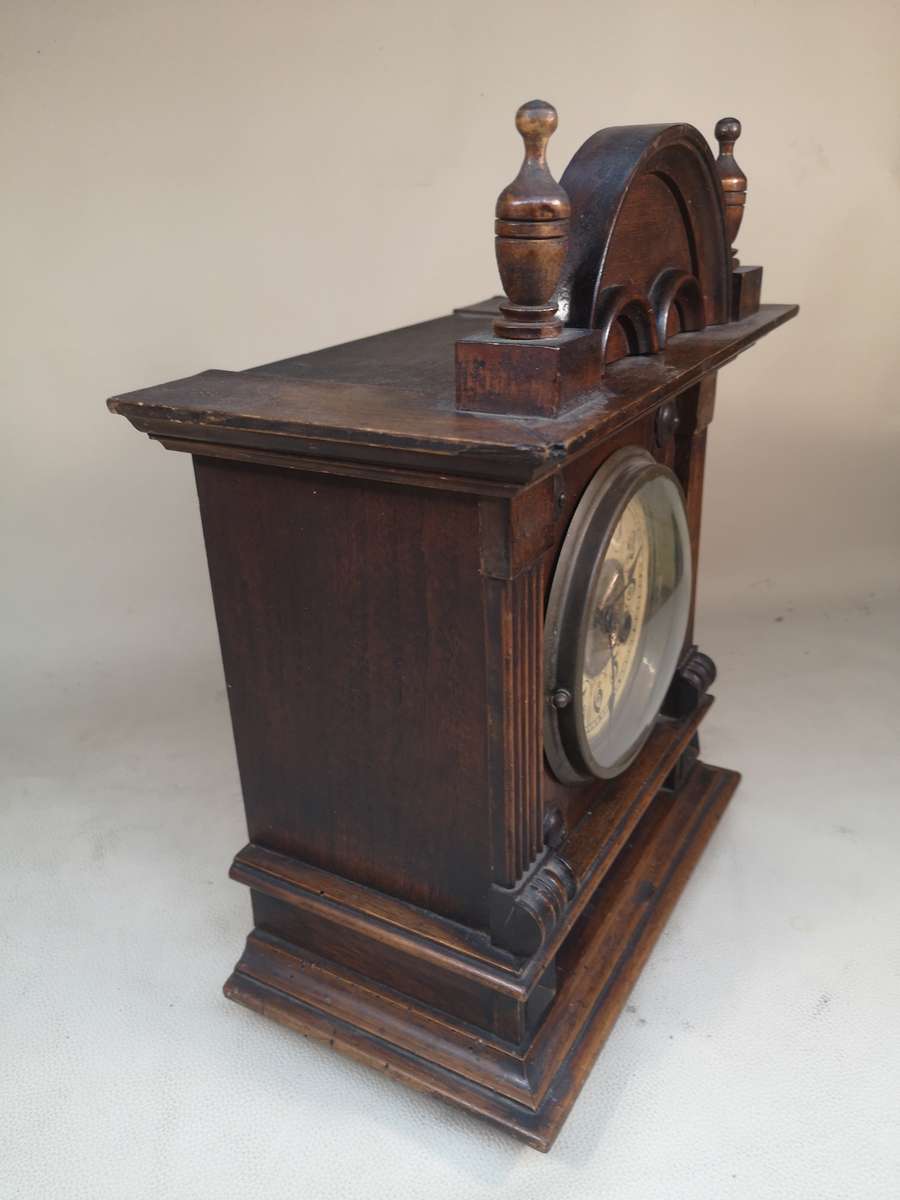Magnificent Vintage Mahogany Mantel Clock Complete with Pendulum and Key