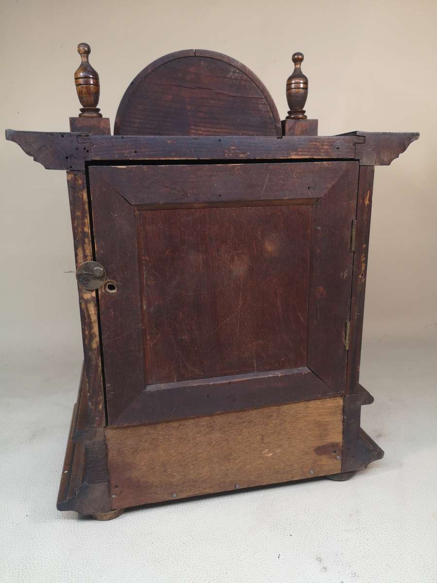 Magnificent Vintage Mahogany Mantel Clock Complete with Pendulum and Key