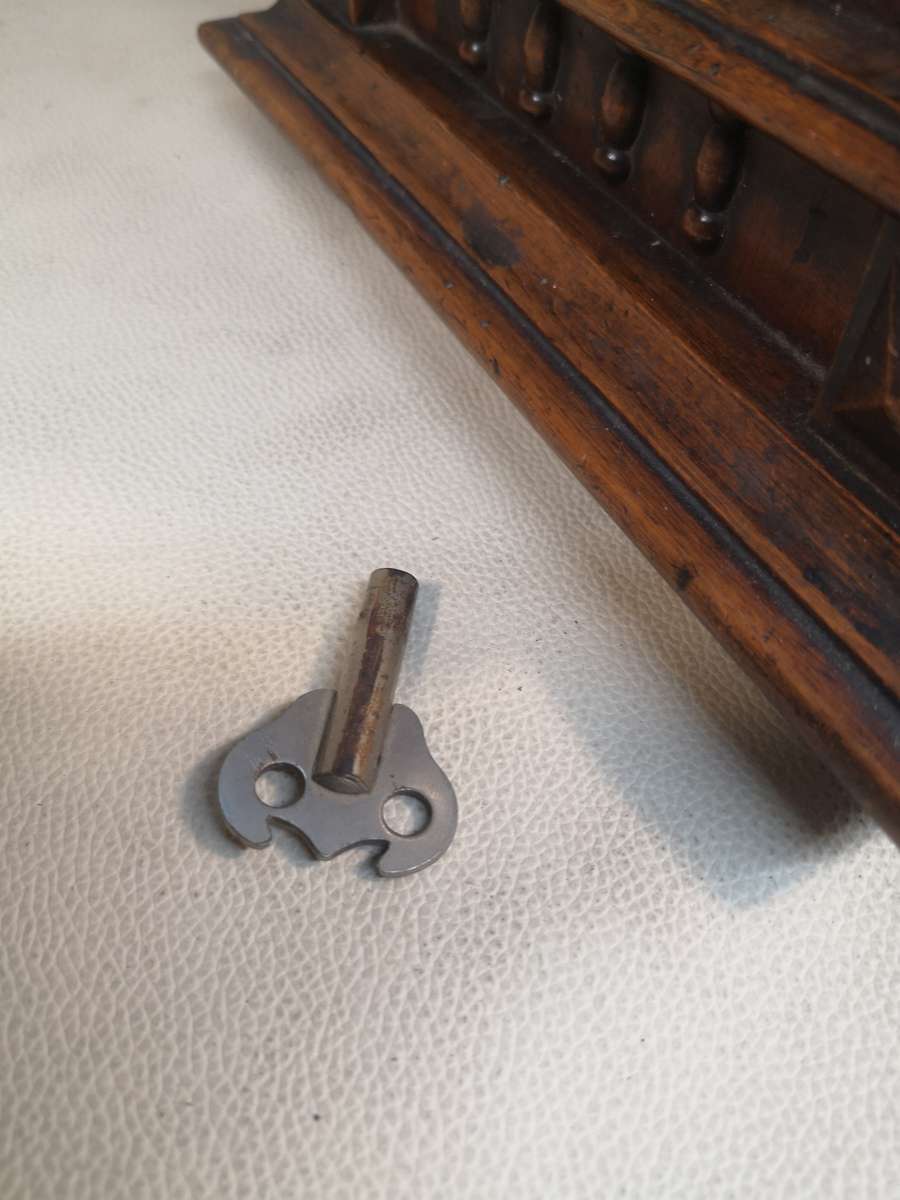 Magnificent Vintage Mahogany Mantel Clock Complete with Pendulum and Key