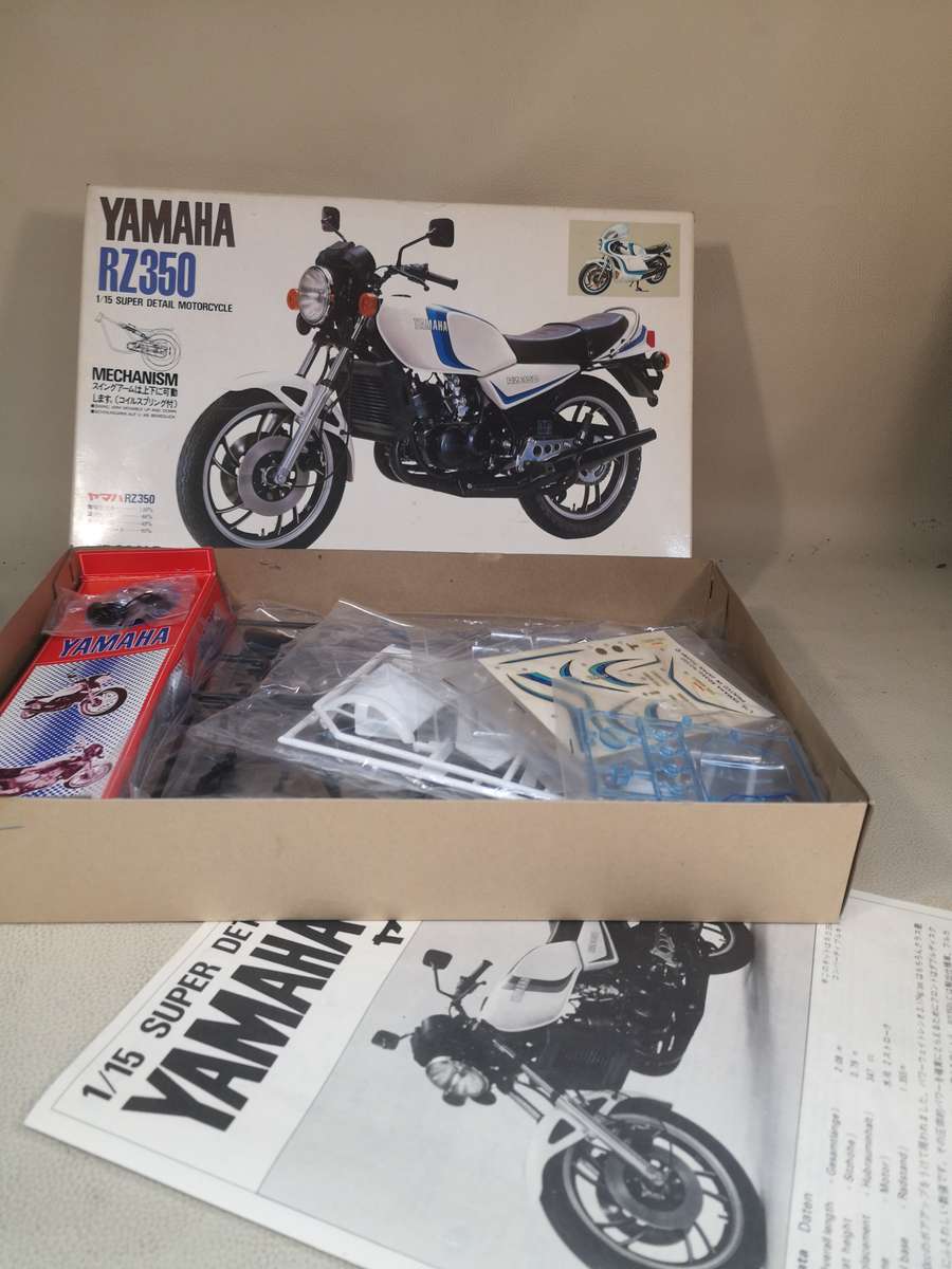 Fujimi Yamaha RZ350 1:15 Building Model Kit New in Box