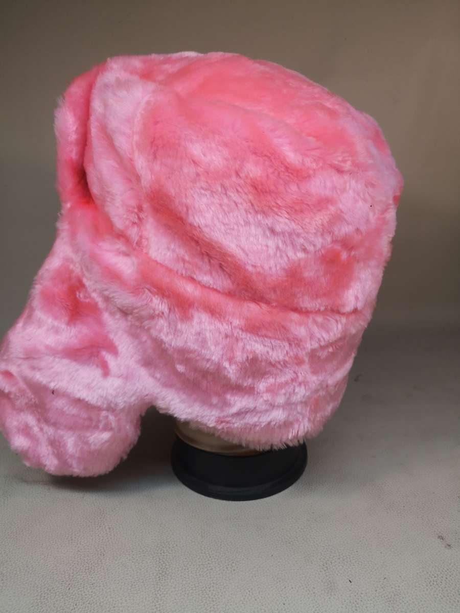 Russian Pink Ushanka Winter Hat Soviet USSR Army Pin Badge