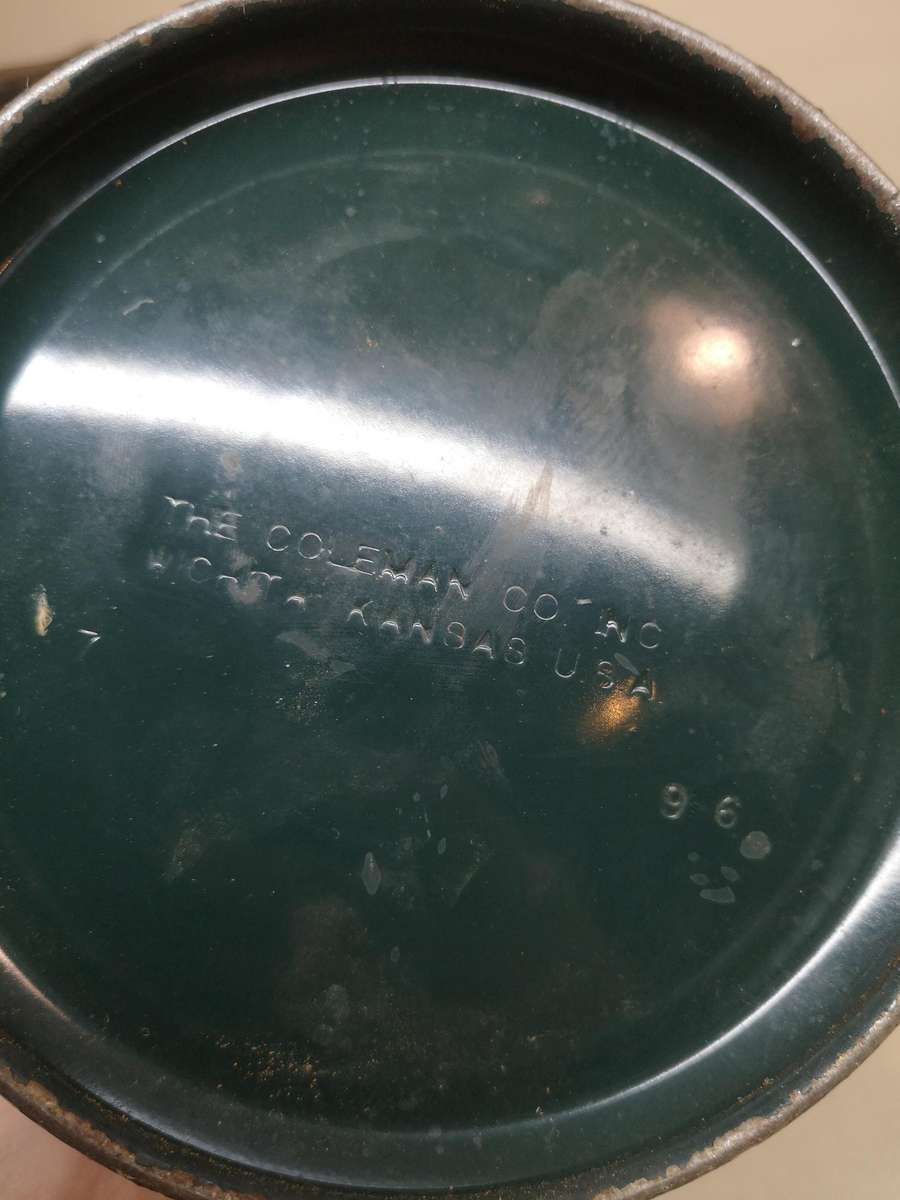 Vintage COLEMAN MODEL 214A-700 KEROSENE LANTERN LAMP Made In USA 1 of 2 On Auction now