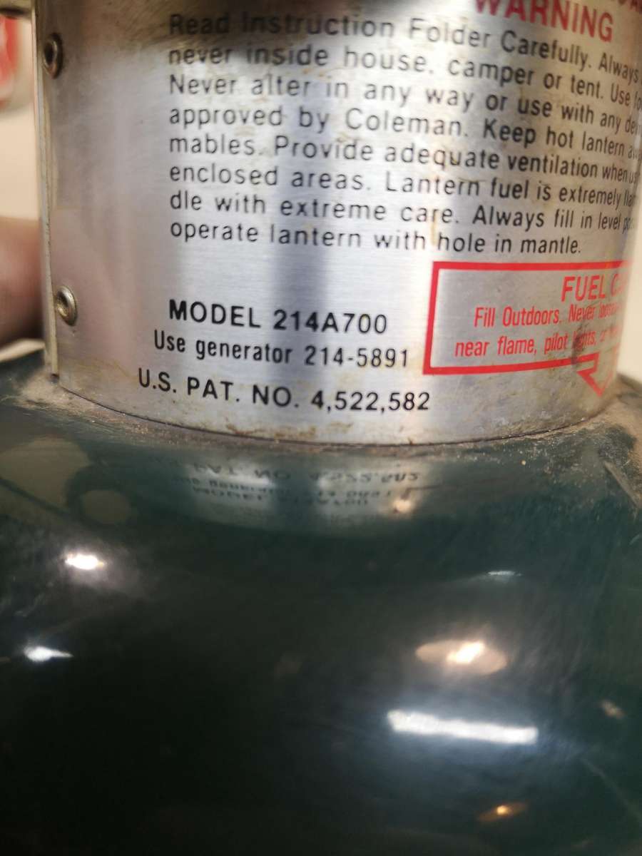 Vintage COLEMAN MODEL 214A-700 KEROSENE LANTERN LAMP Made In USA 1 of 2 On Auction now